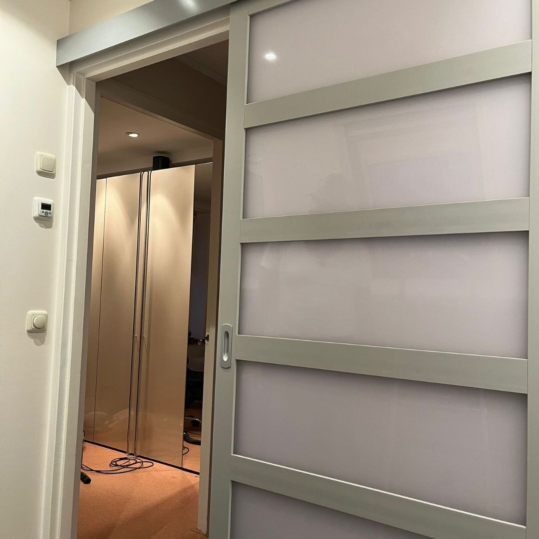 vouwdeuren | aluminium vouwdeuren | houten vouwdeuren | vouwdeur op maat | vouwdeuren buiten | vouwdeuren binnen | vouwdeuren kopen | vouwdeuren offerte | vouwdeur prijzen | vouwdeuren laten plaatsen | vouwdeur specialist | isolerende vouwdeuren | luxe vouwdeuren | moderne vouwdeuren | onderhoudsvrije vouwdeuren | vouwdeuren woning | vouwdeuren veranda | vouwdeuren schuifpui alternatief | opvouwbare deuren | harmonicadeuren | vouwwanden | vouwwand op maat | vouwdeuren met glas | vouwdeuren zwart aluminium