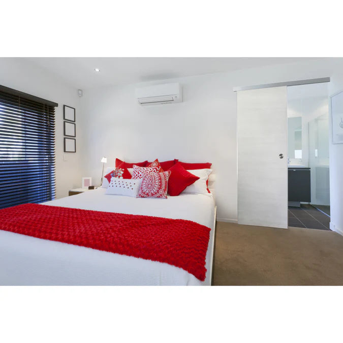 vouwdeuren modern zwart | zwarte aluminium vouwwand | minimalistische vouwdeuren | industriële vouwdeuren | vouwdeuren met slanke profielen
